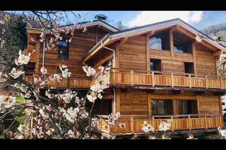 Le chalet au printemps