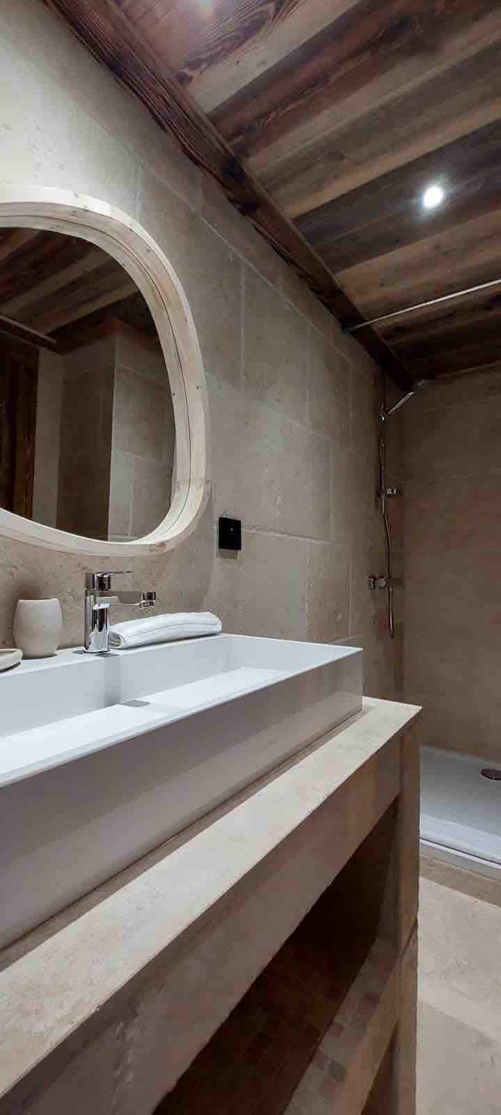 La vasque et la douche